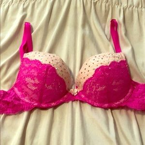 Beautiful Victoria Secret push up bra